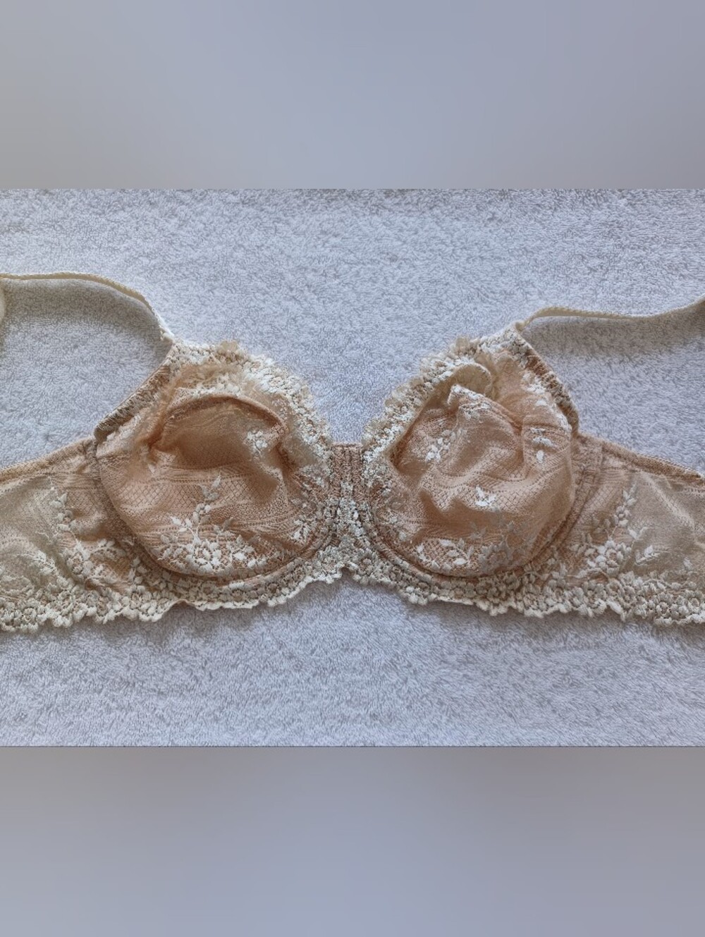 Wacoal Cream Lace Underwire Bra - Floral Embroidered Support